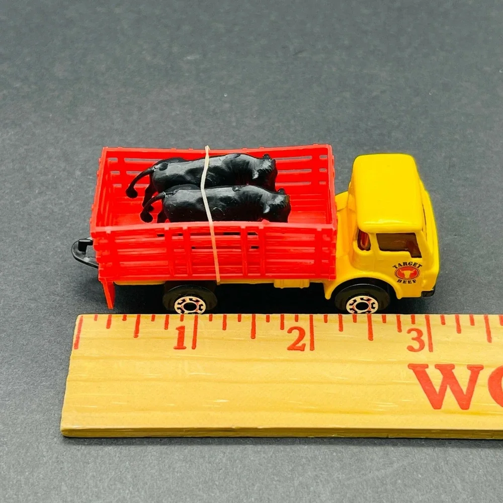 Matchbox Superfast Cattle Truck Hauler Yellow Target Beef Diecast‎ 1/64 Loose